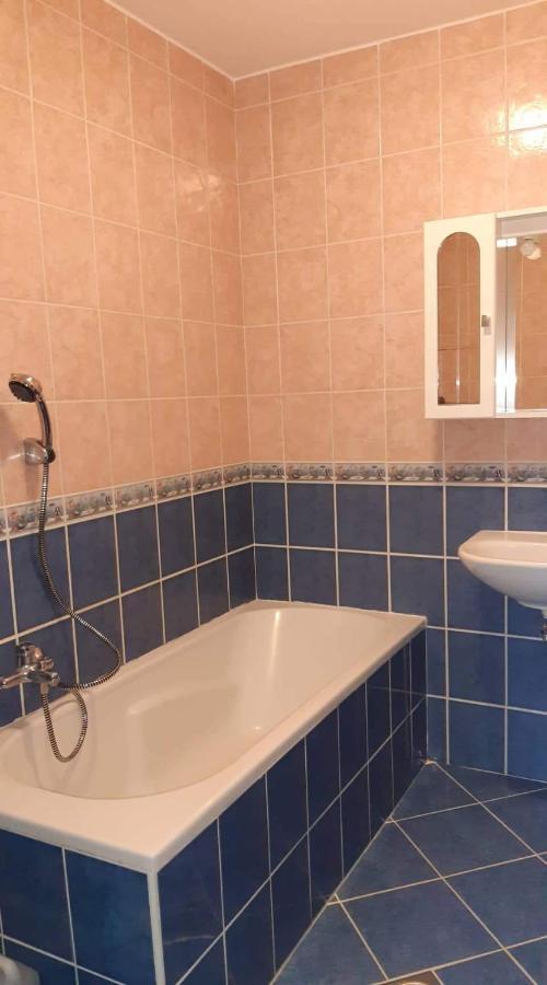 Elizabet Apartman A Belvarosban Szarvas Exteriör bild