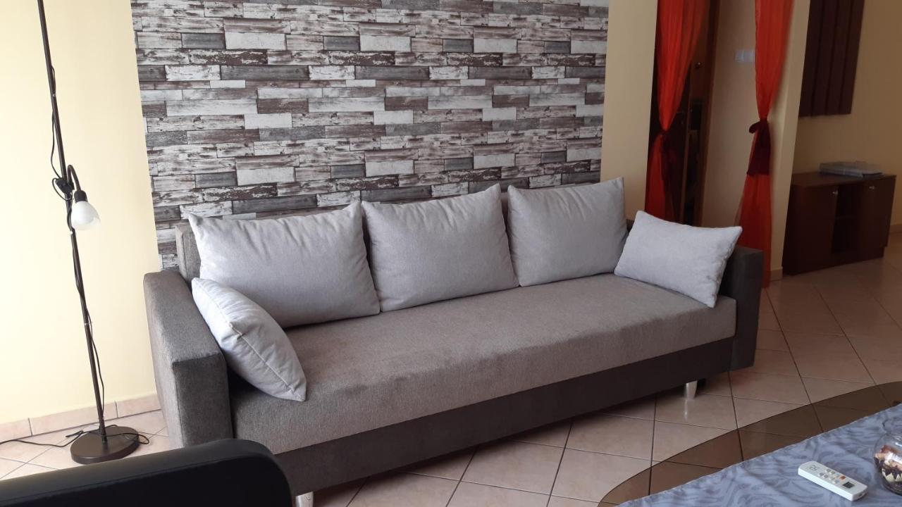 Elizabet Apartman A Belvarosban Szarvas Exteriör bild